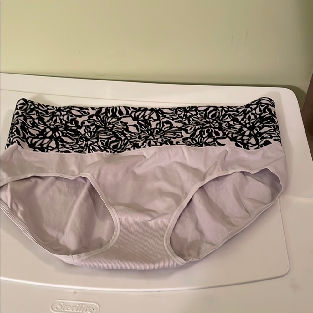 Elegant Black Floral Print Briefs